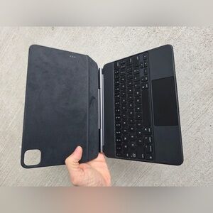 Apple Magic Keyboard w/ Trackpad for iPad Pro 11-inch Black OEM